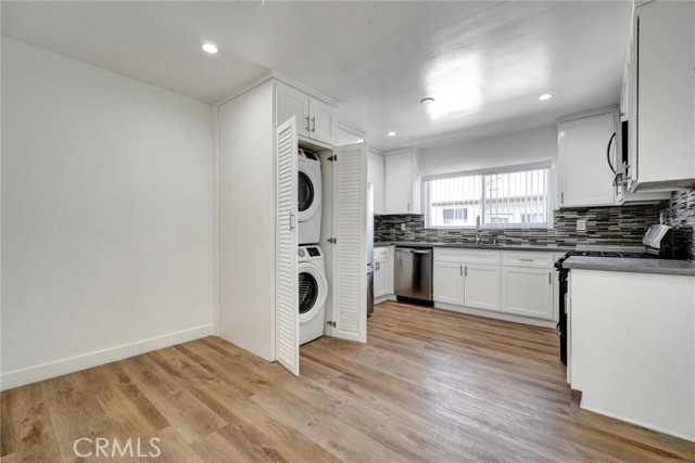 2040 S Sherbourne Drive, Los Angeles CA: https://media.crmls.org/medias/d00fd8da-cce0-4423-9551-9ec41a252881.jpg