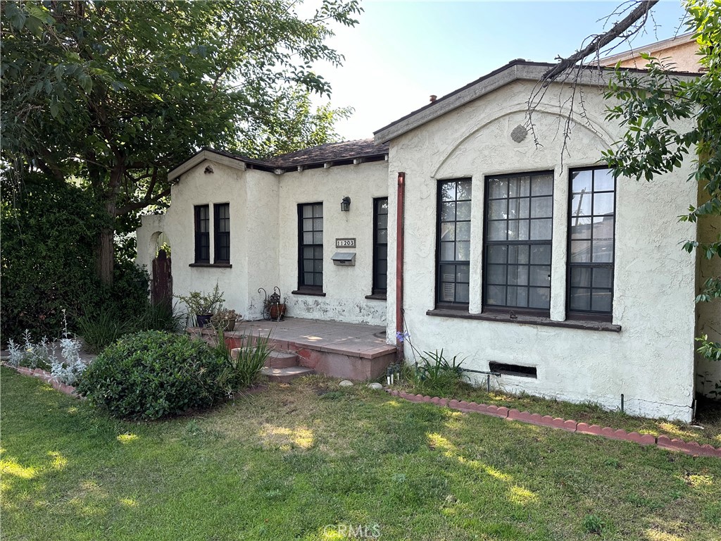 11203 Califa Street