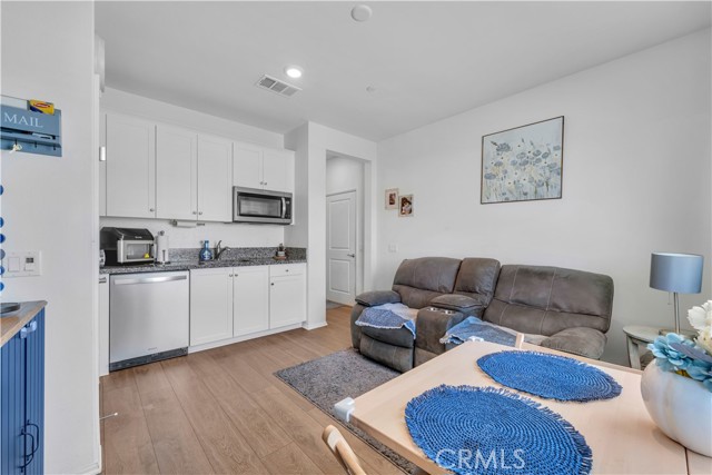 4422 Jade Court, Lancaster CA: https://media.crmls.org/medias/d011a958-51a8-4404-ac06-cf5ed3a47a4d.jpg