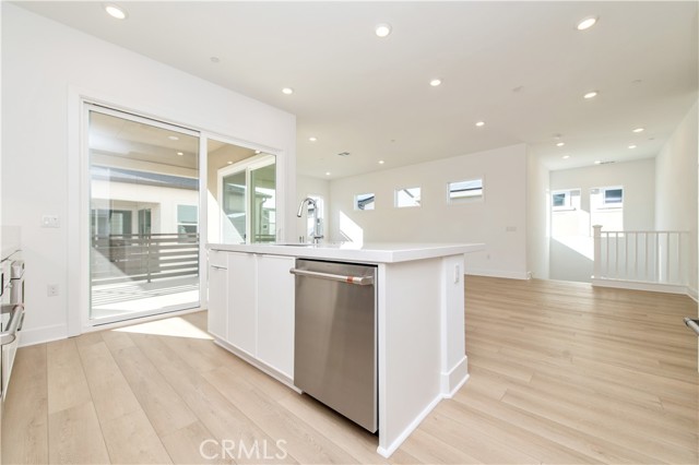 Detail Gallery Image 17 of 28 For 108 Tiffin, Irvine,  CA 92618 - 3 Beds | 2/1 Baths