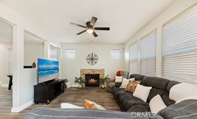 28336 Gatineau Street, Murrieta CA: https://media.crmls.org/medias/d014349c-2aa3-459f-87ba-b518a27b4a00.jpg