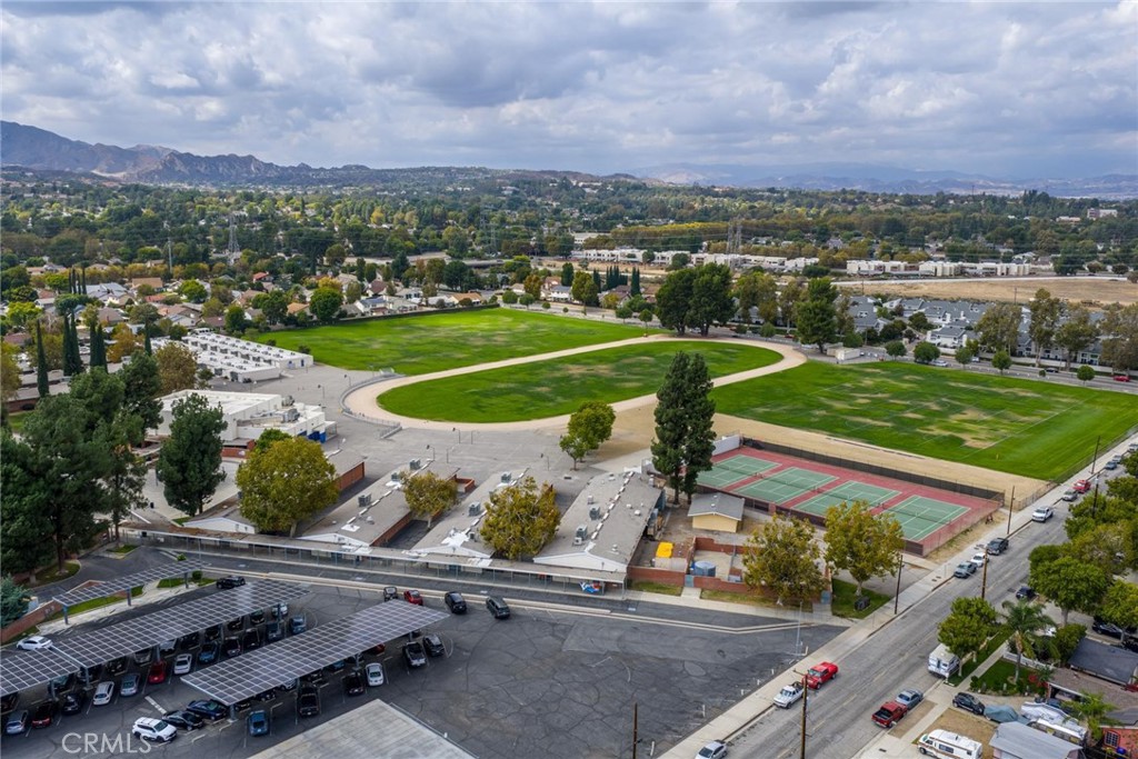 https://media.crmls.org/medias/d0147ec0-28a7-4da9-9d59-9a78c44b60d5.jpg?preset=X-Large