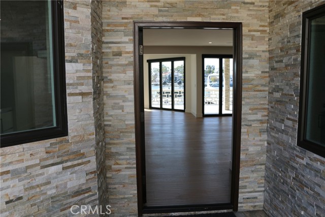 Detail Gallery Image 4 of 15 For 1215 Bayside Drive #103,  Corona Del Mar,  CA 92625 - 2 Beds | 2 Baths