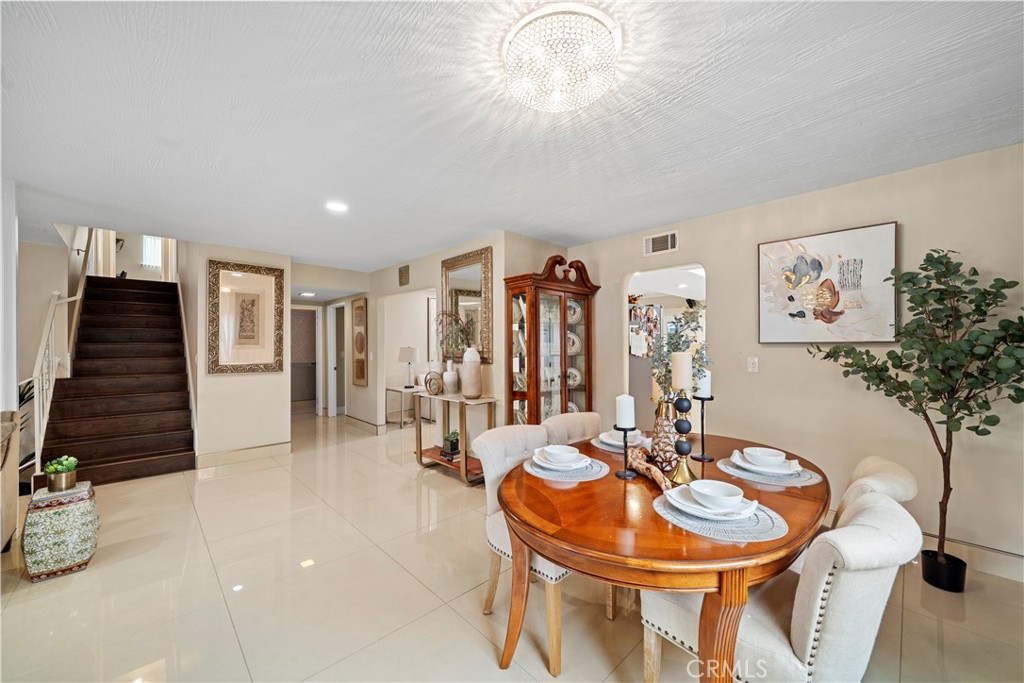 MLS #OC25267288 image #9