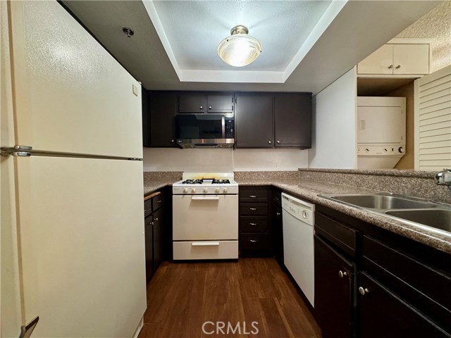 Detail Gallery Image 4 of 16 For 987 E Del Mar Bld #7,  Pasadena,  CA 91106 - 2 Beds | 2 Baths