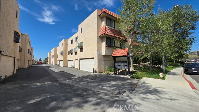 Detail Gallery Image 17 of 17 For 27657 Ironstone Dr #2,  Canyon Country,  CA 91387 - 2 Beds | 2/1 Baths