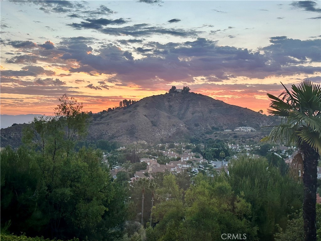 https://media.crmls.org/medias/d016da3e-2cb8-4220-9952-5095face6012.jpg?preset=X-Large