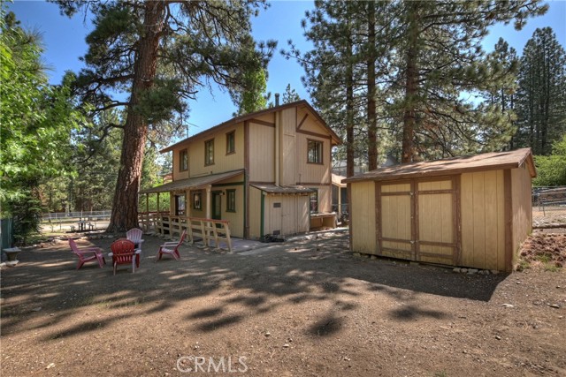 320 W Aeroplane Boulevard, Big Bear City CA: https://media.crmls.org/medias/d017a313-3e26-4ab2-9f60-f7117568483f.jpg