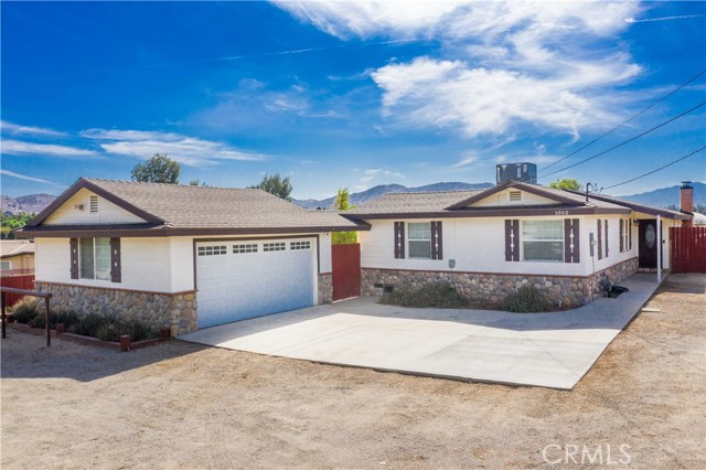 1052 7th St, Norco, CA 92860