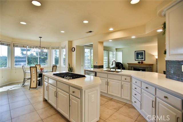 Detail Gallery Image 19 of 42 For 21192 Spurney Ln, Huntington Beach,  CA 92646 - 4 Beds | 4/1 Baths