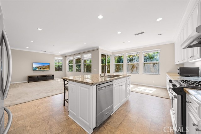 Detail Gallery Image 14 of 41 For 129 Overbrook, Irvine,  CA 92620 - 3 Beds | 2/1 Baths