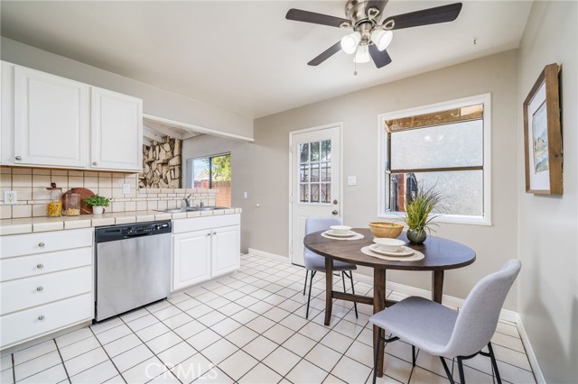 336 S Grandin Avenue, Azusa CA: https://media.crmls.org/medias/d0198c39-6860-400c-9633-b28850607cf9.jpg