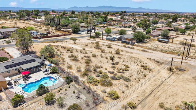 Detail Gallery Image 7 of 13 For 18924 Symeron Rd, Apple Valley,  CA 92307 - – Beds | – Baths