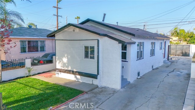 9218 Hooper Avenue, Los Angeles CA: https://media.crmls.org/medias/d01a6a6b-ba4f-47cb-9957-1097a9485bac.jpg