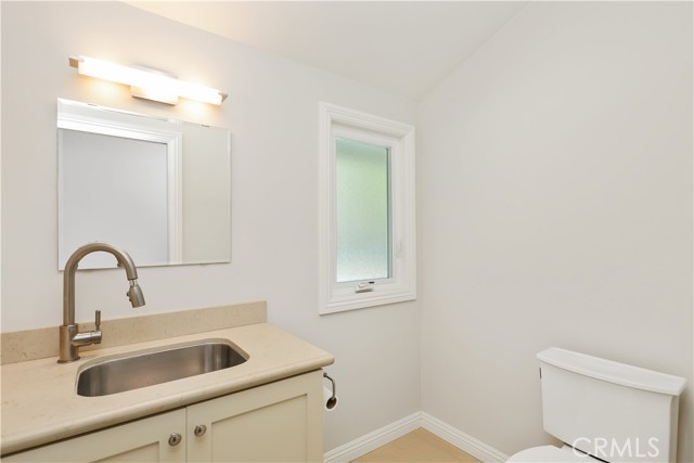 Detail Gallery Image 26 of 43 For 933 W Riviera Dr., Santa Ana,  CA 92705 - 3 Beds | 2/1 Baths