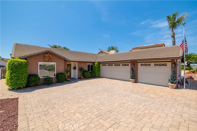 23849 Canyon Lake N Drive, Canyon Lake CA: https://media.crmls.org/medias/d01b3dbe-3b8b-4926-8bfc-5936c1dba55f.jpg