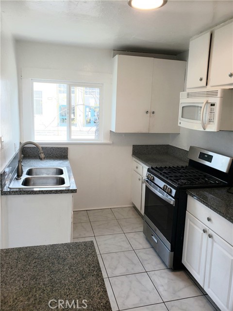 Detail Gallery Image 11 of 14 For 541 Cerritos Ave, Long Beach,  CA 90802 - – Beds | – Baths