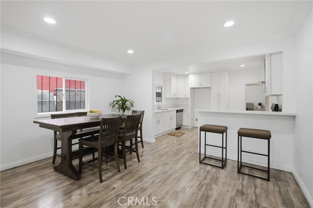 Detail Gallery Image 9 of 44 For 1345 W 51st Pl, Los Angeles,  CA 90037 - 6 Beds | 3 Baths