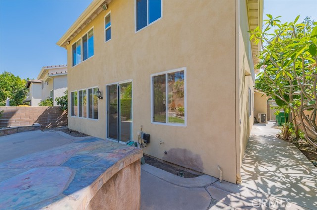 11 Lynnfield, Irvine CA: https://media.crmls.org/medias/d01cb5ad-90cc-4635-aa42-c8714eb86ce8.jpg