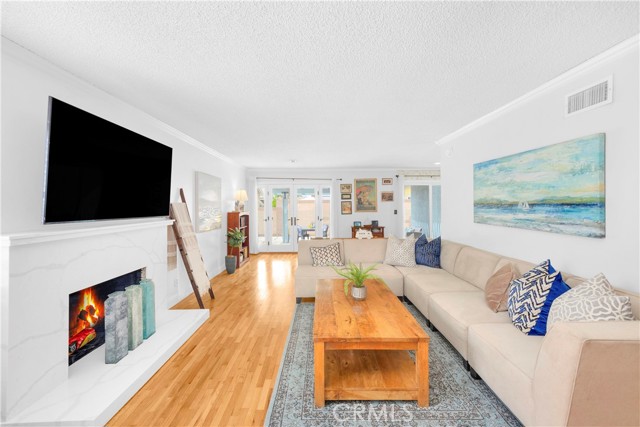 8381 E Hendrie Street, Long Beach CA: https://media.crmls.org/medias/d01d0b0a-9c28-4413-98bd-da53a95fe935.jpg