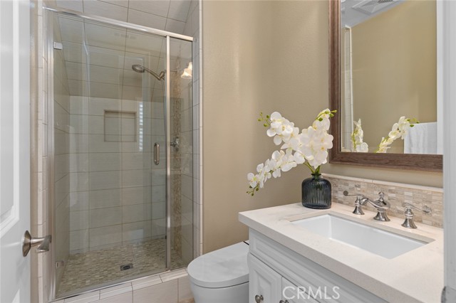 Image 17 of 61 For 17472 Oakbluffs Lane