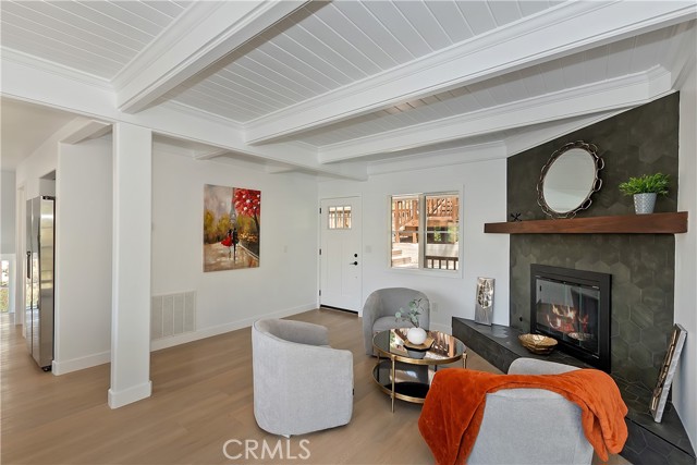 Detail Gallery Image 4 of 59 For 27757 North Bay Rd, Lake Arrowhead,  CA 92352 - 4 Beds | 3 Baths