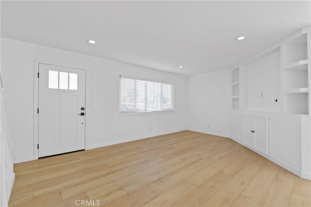 MLS #OC25258751 image #6