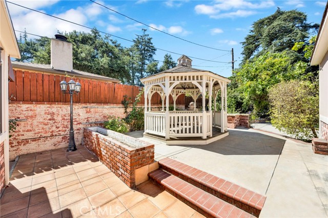4547 Lasheart Drive, La Canada Flintridge CA: https://media.crmls.org/medias/d01f857e-f3a8-4cd8-af9c-fe948a2cf872.jpg