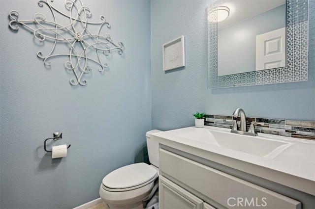 Detail Gallery Image 16 of 58 For 14666 Ontario Cir, Fontana,  CA 92336 - 4 Beds | 2/1 Baths