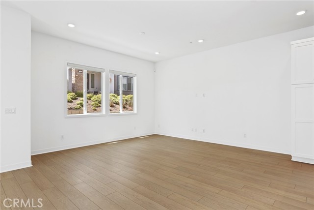 27124 Purple Sage Court, Valencia CA: https://media.crmls.org/medias/d01fecb3-fd3f-439d-b684-778f917cb964.jpg