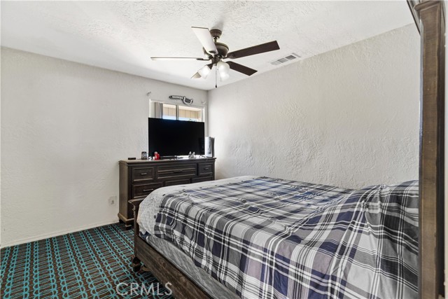 518 Lincoln Avenue, Bakersfield CA: https://media.crmls.org/medias/d020ccc5-4b84-47c8-9f24-e361e4c7e77d.jpg
