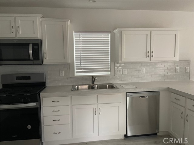 Detail Gallery Image 9 of 22 For 1930 Stewart St #X-7,  Santa Monica,  CA 90404 - 1 Beds | 1/1 Baths