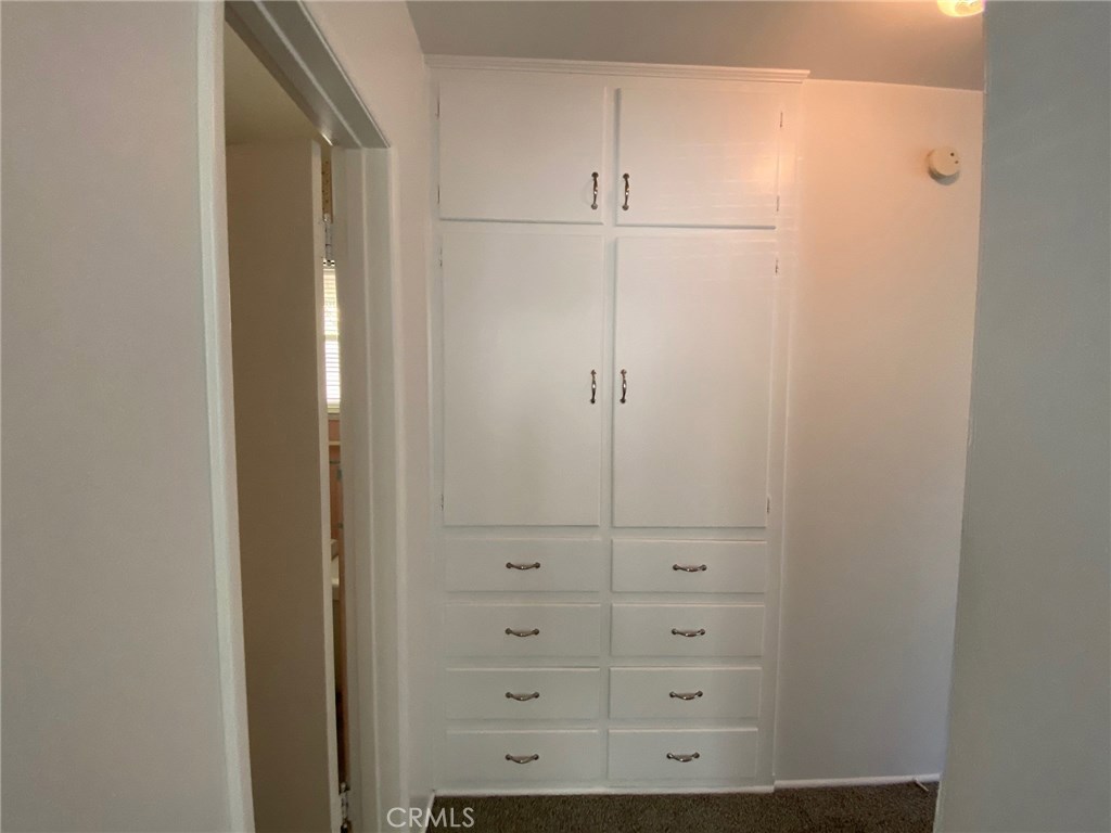 https://media.crmls.org/medias/d022905a-af3f-432d-8159-4122e5ad7f65.jpg?preset=X-Large