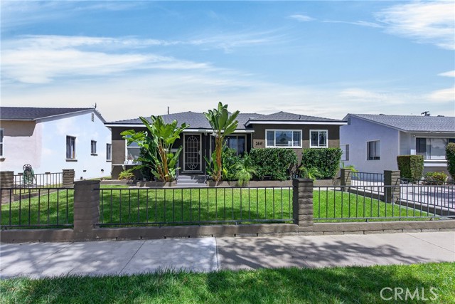 Front Image Thumbnail for CRDW26088368