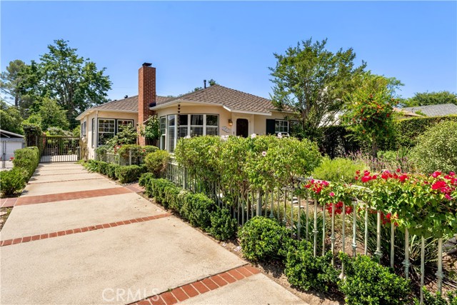 2042 E Crary Street, Pasadena CA: https://media.crmls.org/medias/d0237260-9f68-4638-b44d-ea82954d05fd.jpg