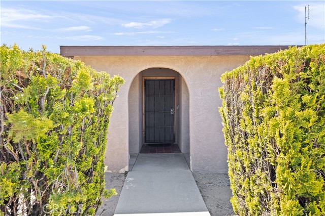 Detail Gallery Image 3 of 34 For 11532 Shangri La Ave, Hesperia,  CA 92345 - 2 Beds | 2 Baths