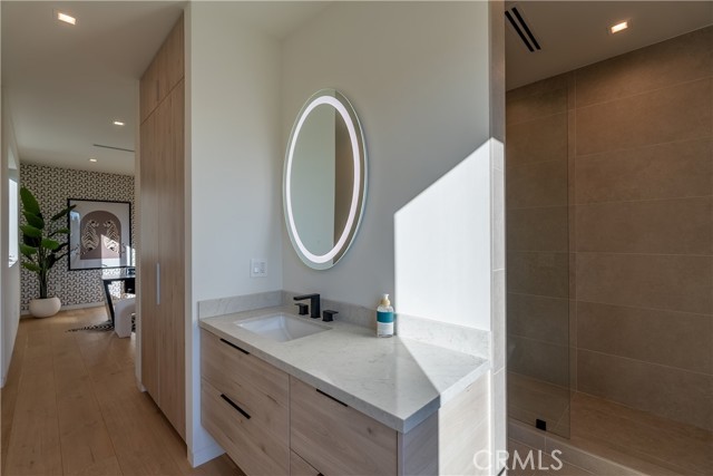 1947 Glencoe Way, Los Angeles CA: https://media.crmls.org/medias/d02462b0-0989-4623-84ee-5a828734ff44.jpg