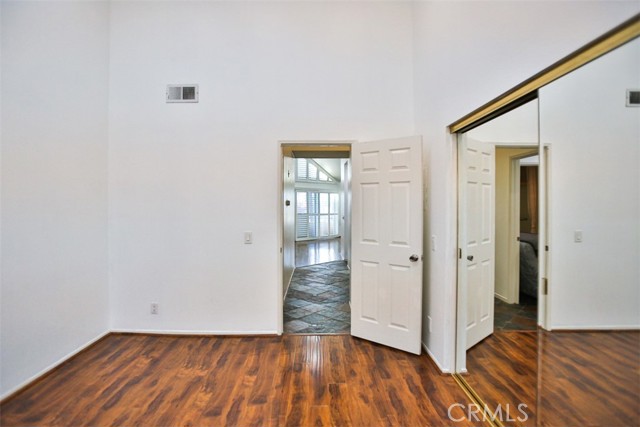 Detail Gallery Image 6 of 40 For 1200 Pacific Coast, Huntington Beach,  CA 92648 - 1 Beds | 1 Baths