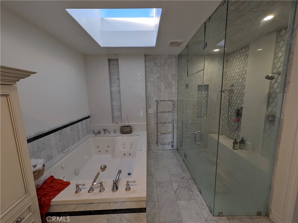 https://media.crmls.org/medias/d0289635-356a-4052-96a1-25c0efd0e402.jpg?preset=X-Large