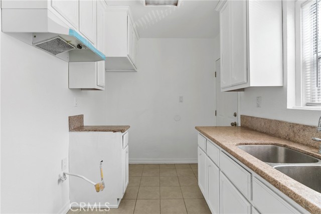 2227 E 112th Street, Los Angeles CA: https://media.crmls.org/medias/d028d2f5-96e0-456b-868d-0650bff80567.jpg