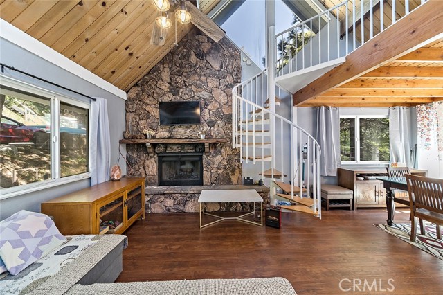 Detail Gallery Image 5 of 36 For 297 S Fairway Dr, Lake Arrowhead,  CA 92352 - 4 Beds | 2/1 Baths