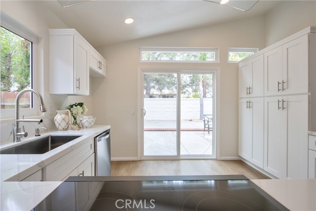 44605 Alighchi Way, Temecula CA: https://media.crmls.org/medias/d028f4e7-8cee-4ccb-b050-cca8acf2c458.jpg