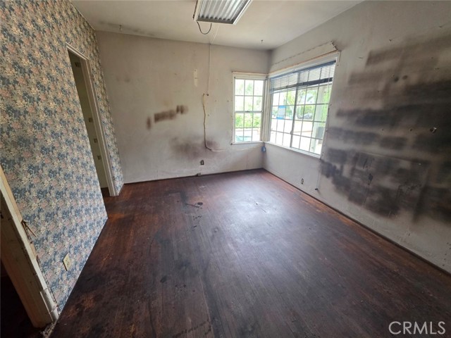 Detail Gallery Image 5 of 12 For 2321 N Naomi St, Burbank,  CA 91504 - 3 Beds | 1 Baths