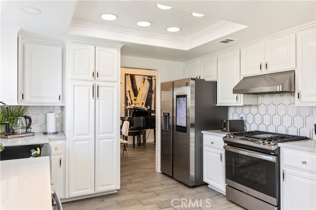 Detail Gallery Image 3 of 24 For 14272 Laurel Dr, Riverside,  CA 92503 - 3 Beds | 2/1 Baths