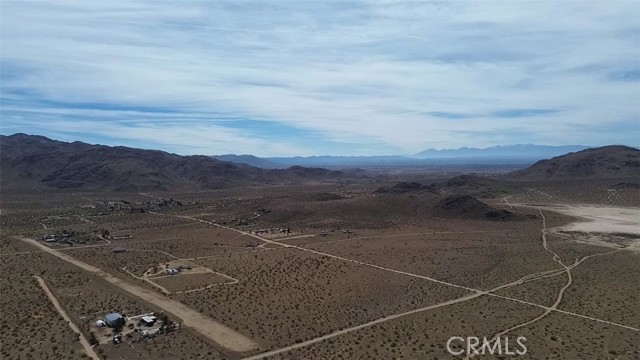 Detail Gallery Image 4 of 19 For 26705 Corwin, Apple Valley,  CA 92307 - – Beds | – Baths