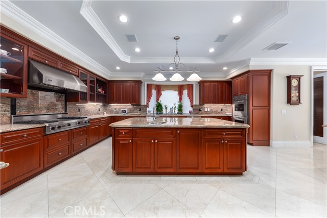 22883 Canyon View Road, Diamond Bar CA: https://media.crmls.org/medias/d02b01f3-8cbe-42e0-934a-772396d7ef46.jpg