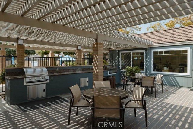 Detail Gallery Image 3 of 12 For 39 S Dogwood, Irvine,  CA 92612 - 3 Beds | 2 Baths