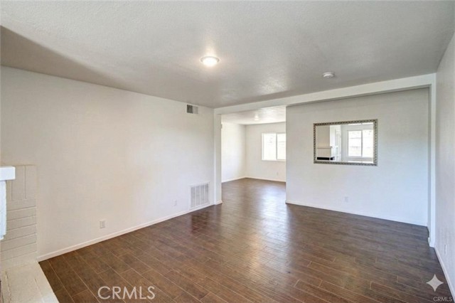 Detail Gallery Image 10 of 13 For 7800 Topanga Canyon #204,  Canoga Park,  CA 91304 - 2 Beds | 2 Baths