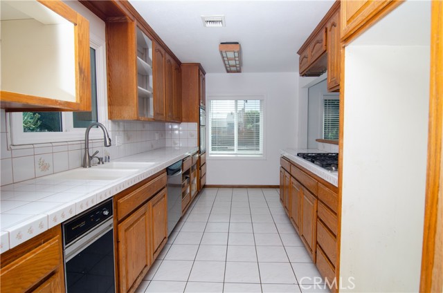 13563 Montague photo 17