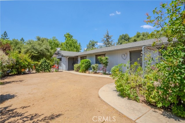 Detail Gallery Image 12 of 16 For 33301 Road 233, North Fork,  CA 93643 - 4 Beds | 2 Baths